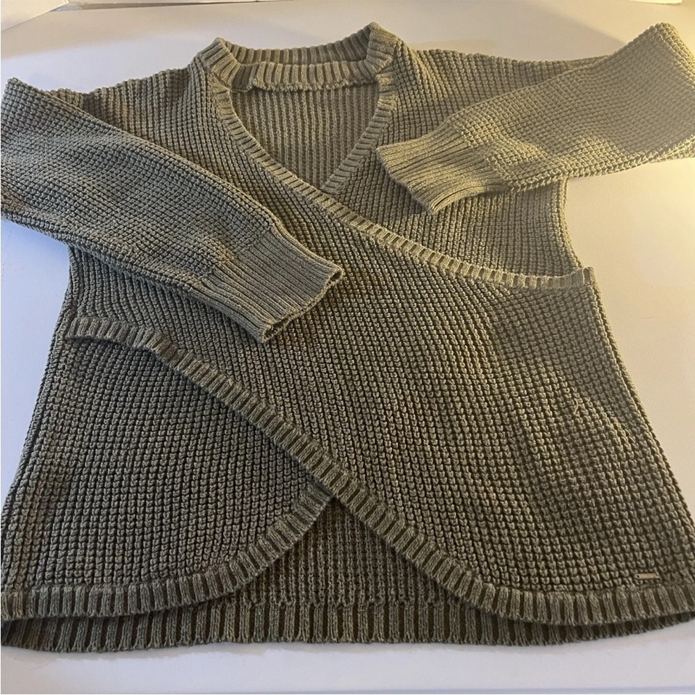 Flirty and gorgeous Guess Winslet XL Green V-Neck Wrap Sweater